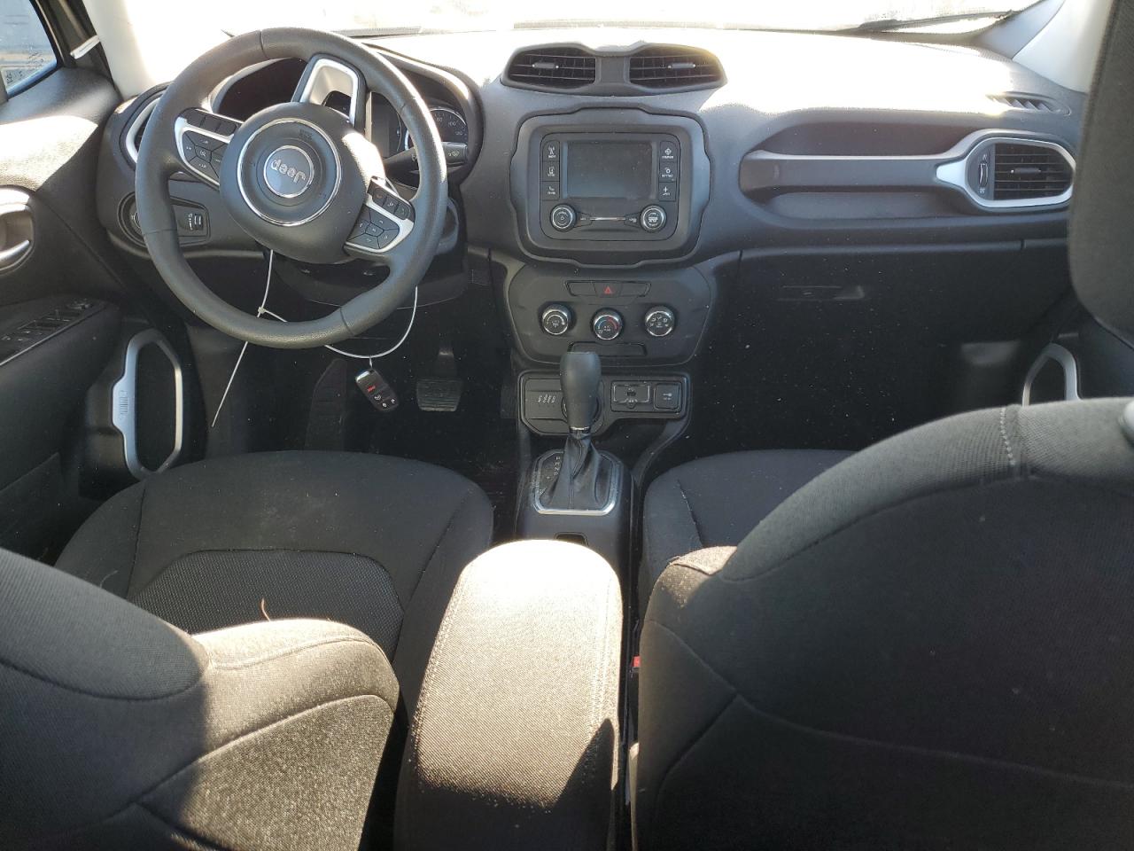 2020 Jeep Renegade - Image 8