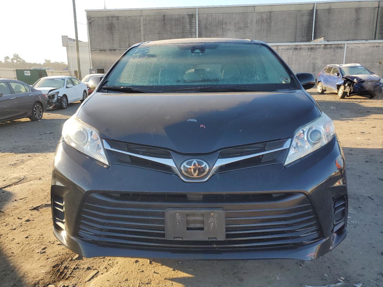 VIN 5TDKZ3DC0JS943721 2018 TOYOTA All Models no.5