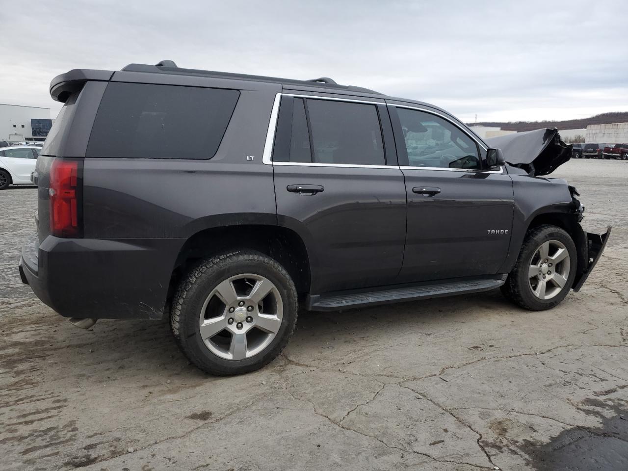 VIN 1GNSKBKC9GR310795 2016 CHEVROLET TAHOE no.3