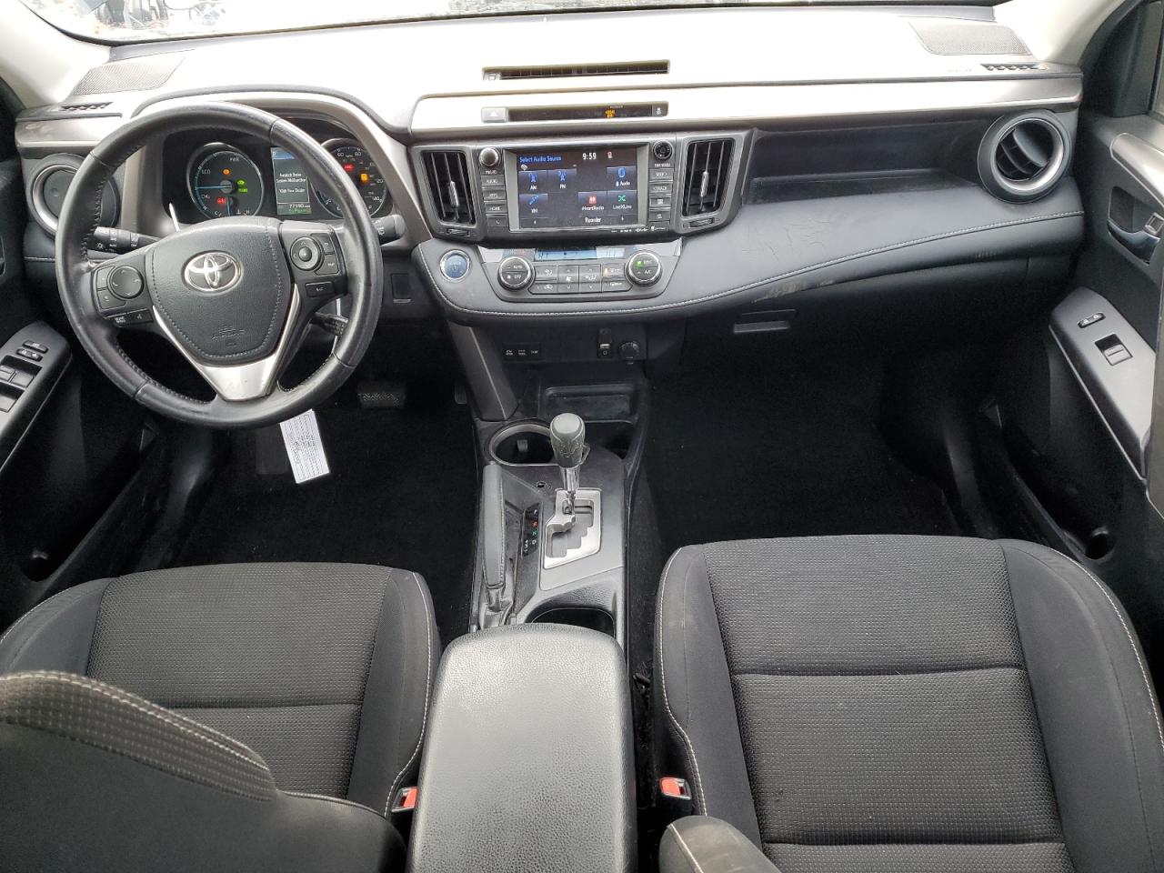 2016 Toyota RAV 4 - Image 8