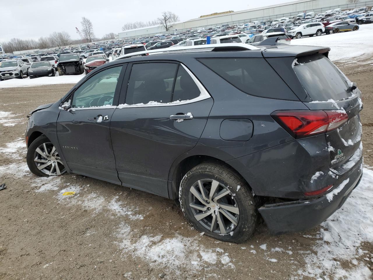 2022 Chevrolet Equinox - Image 2