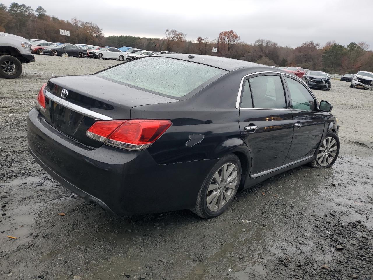 2011 Toyota Avalon - Image 3