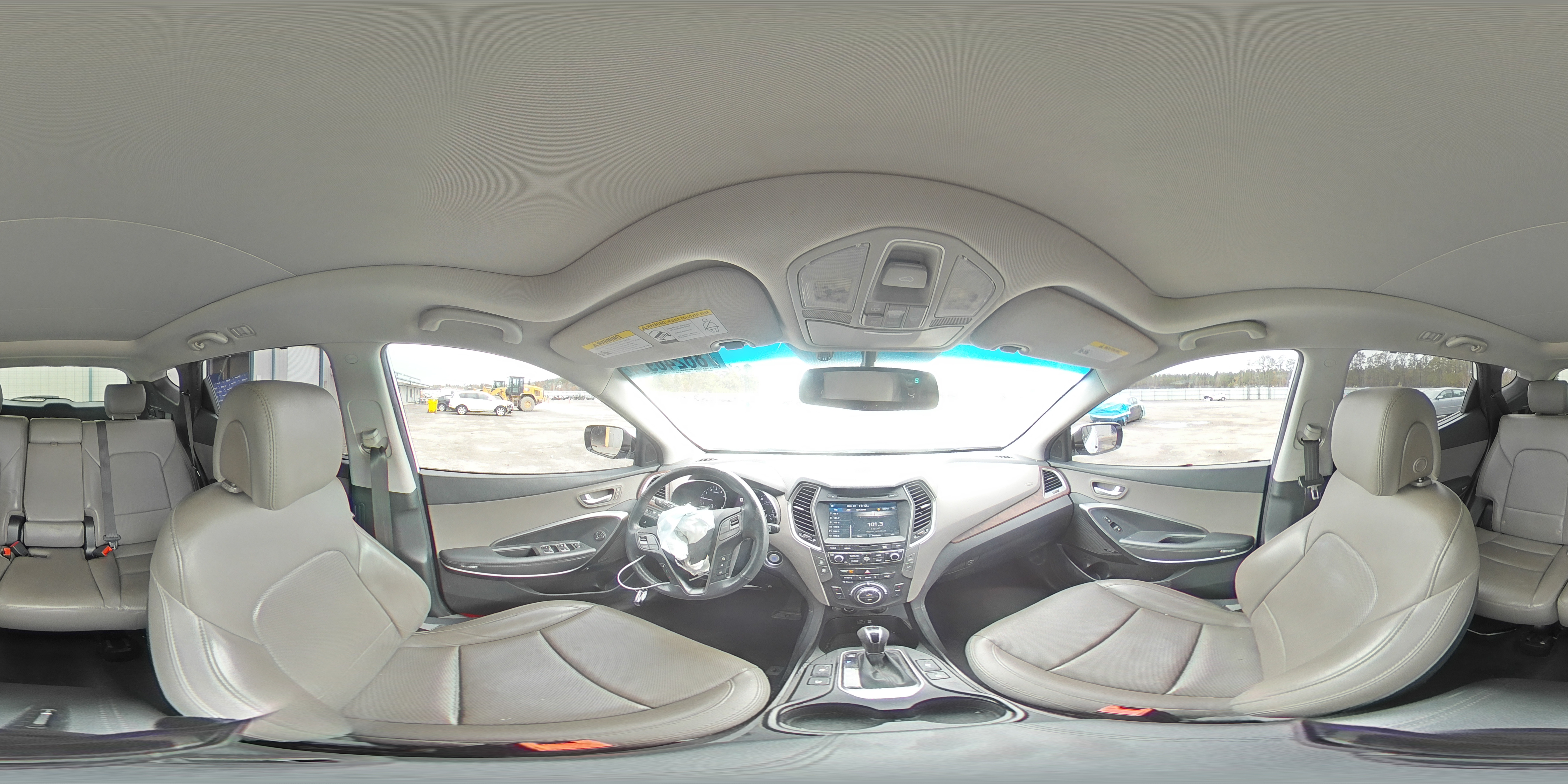 2018 Hyundai Santa Fe - Image 16