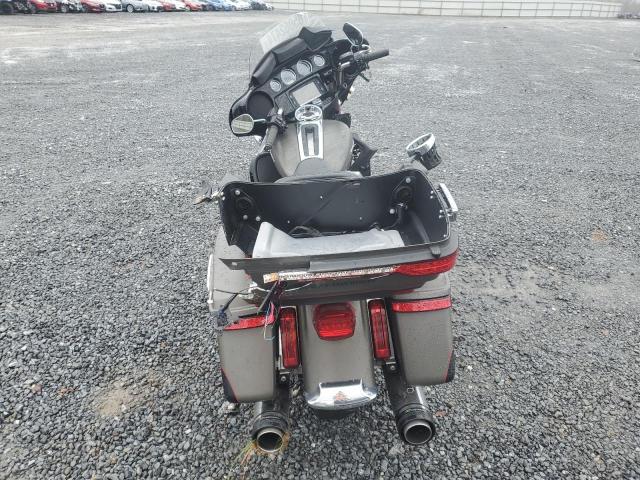  HARLEY-DAVIDSON FL 2018 Два тона