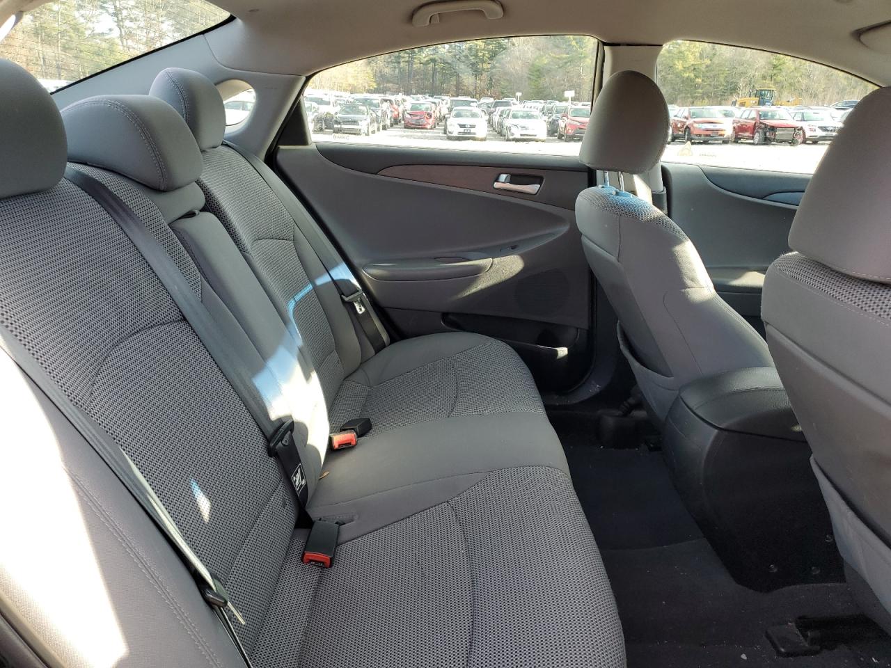2011 Hyundai Sonata - Image 10