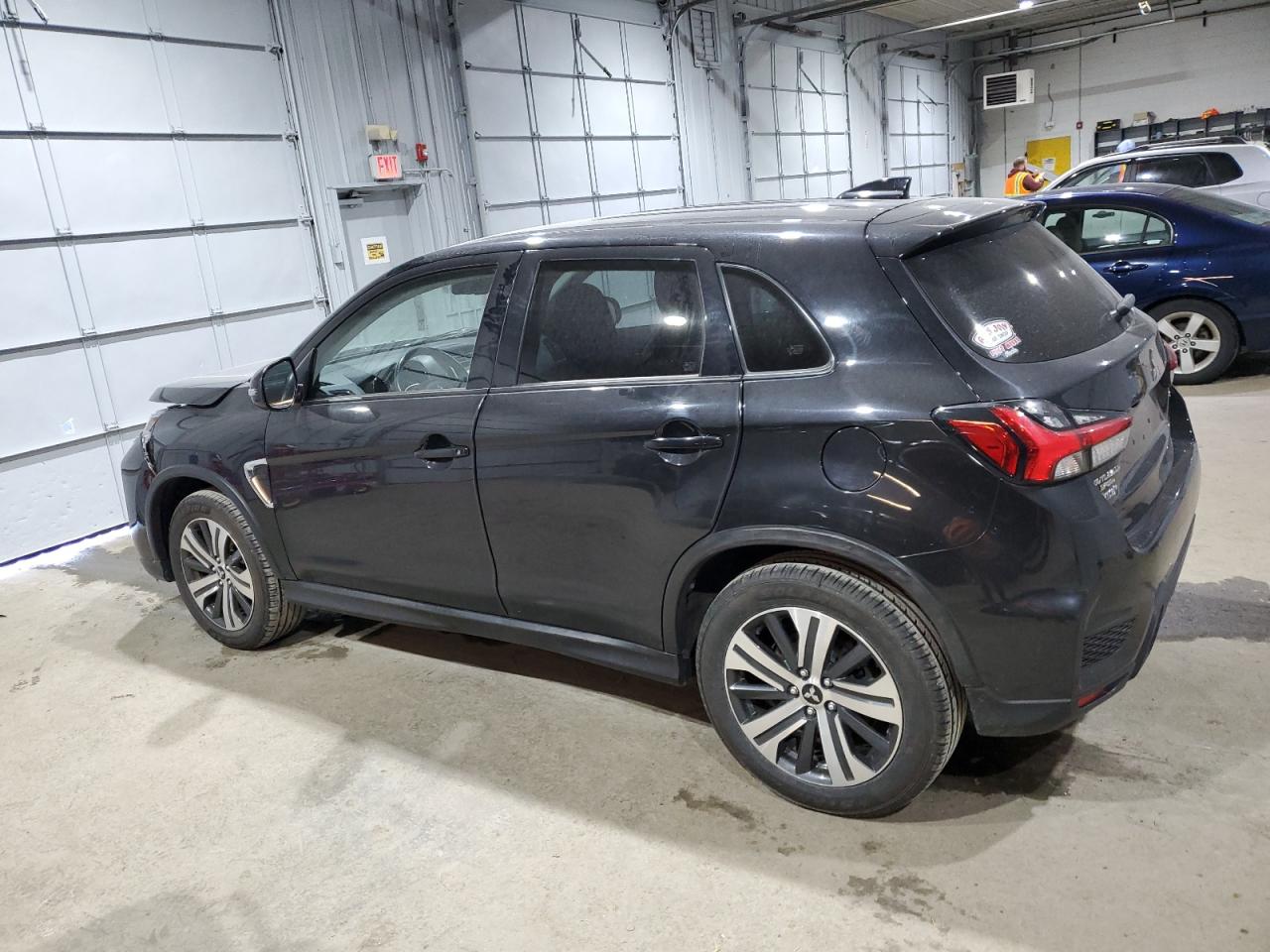 2021 Mitsubishi Outlander - Image 2