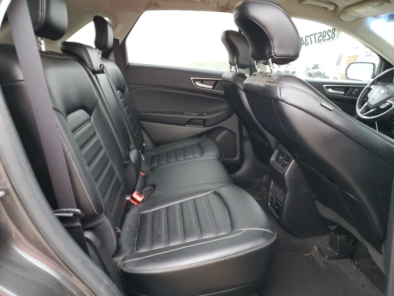 2019 Ford Edge - Image 11