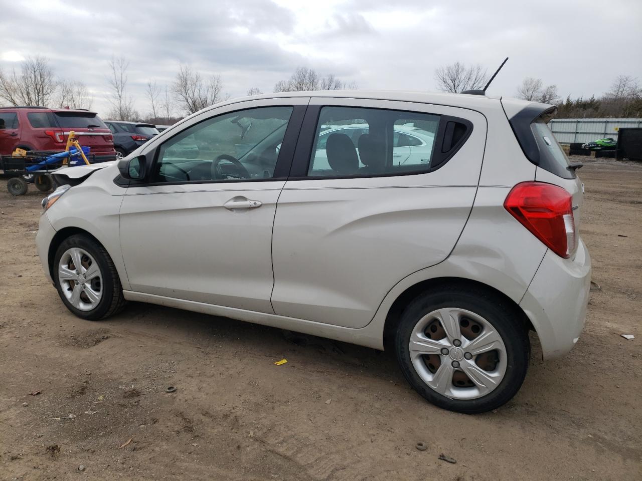 VIN KL8CB6SA2KC796308 2019 CHEVROLET SPARK no.2