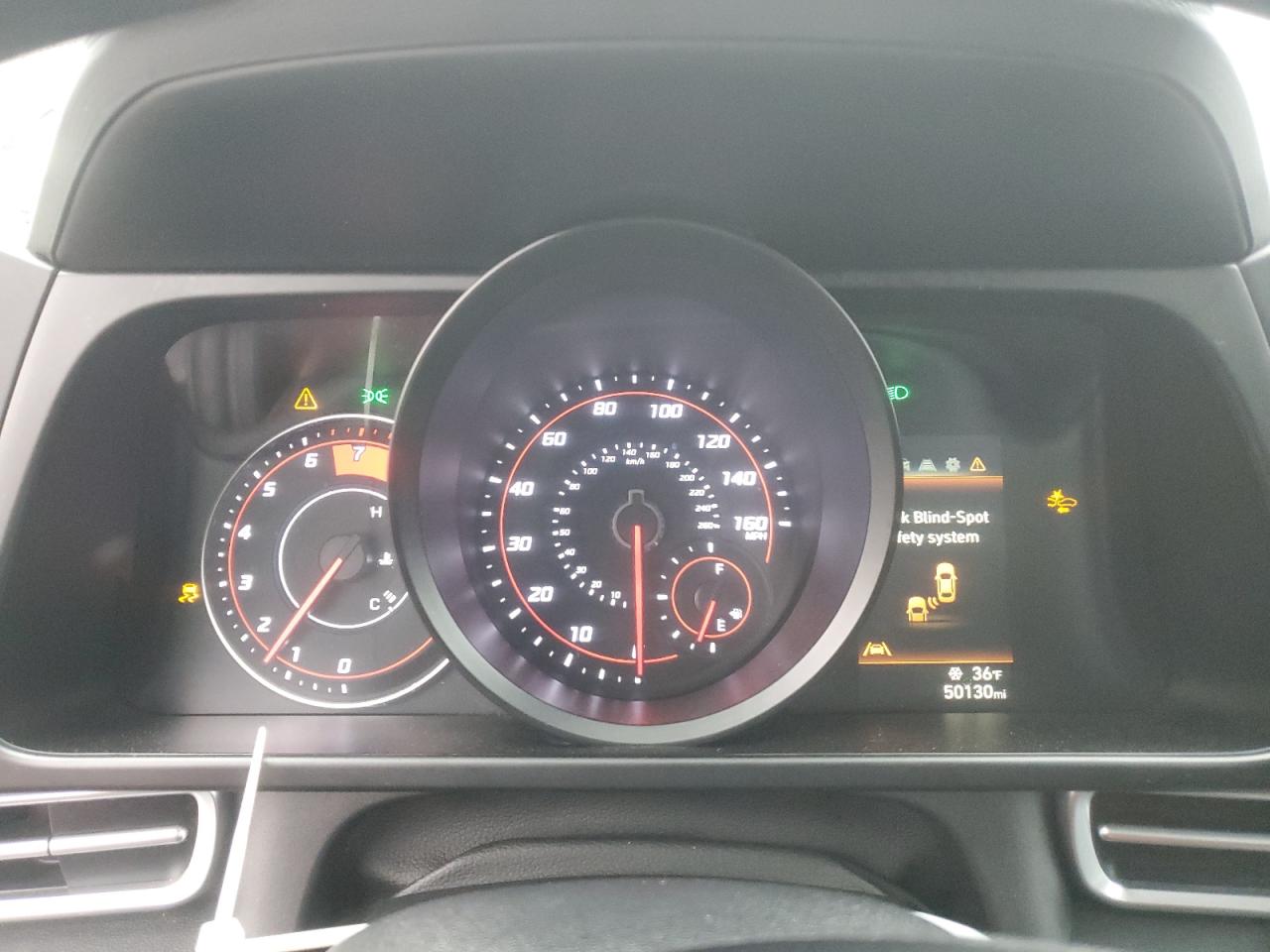 2022 Hyundai Elantra - Image 9