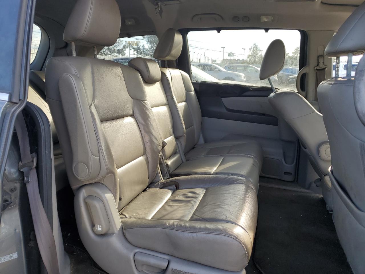 2012 Honda Odyssey - Image 11
