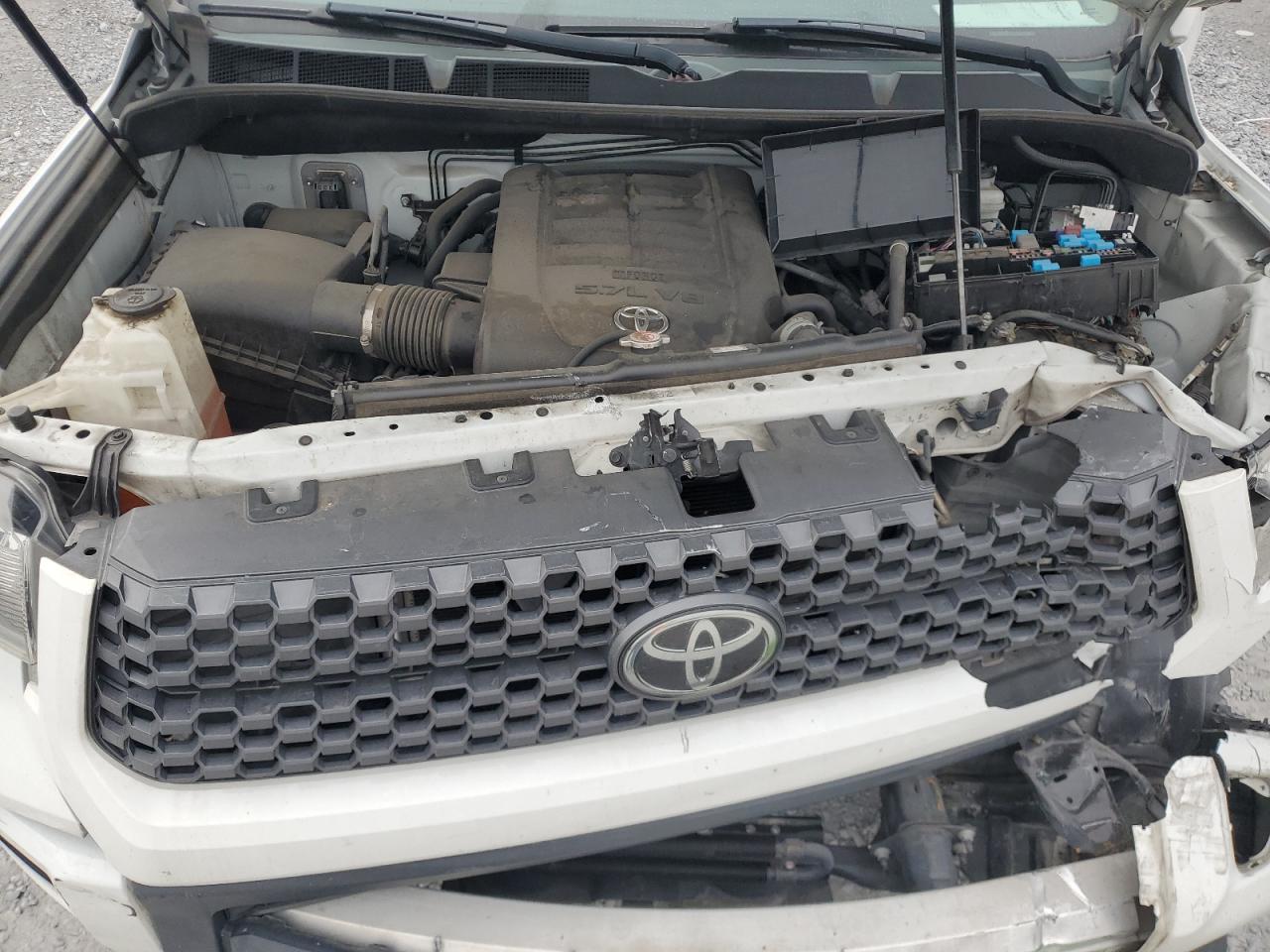 2020 Toyota Tundra - Image 13