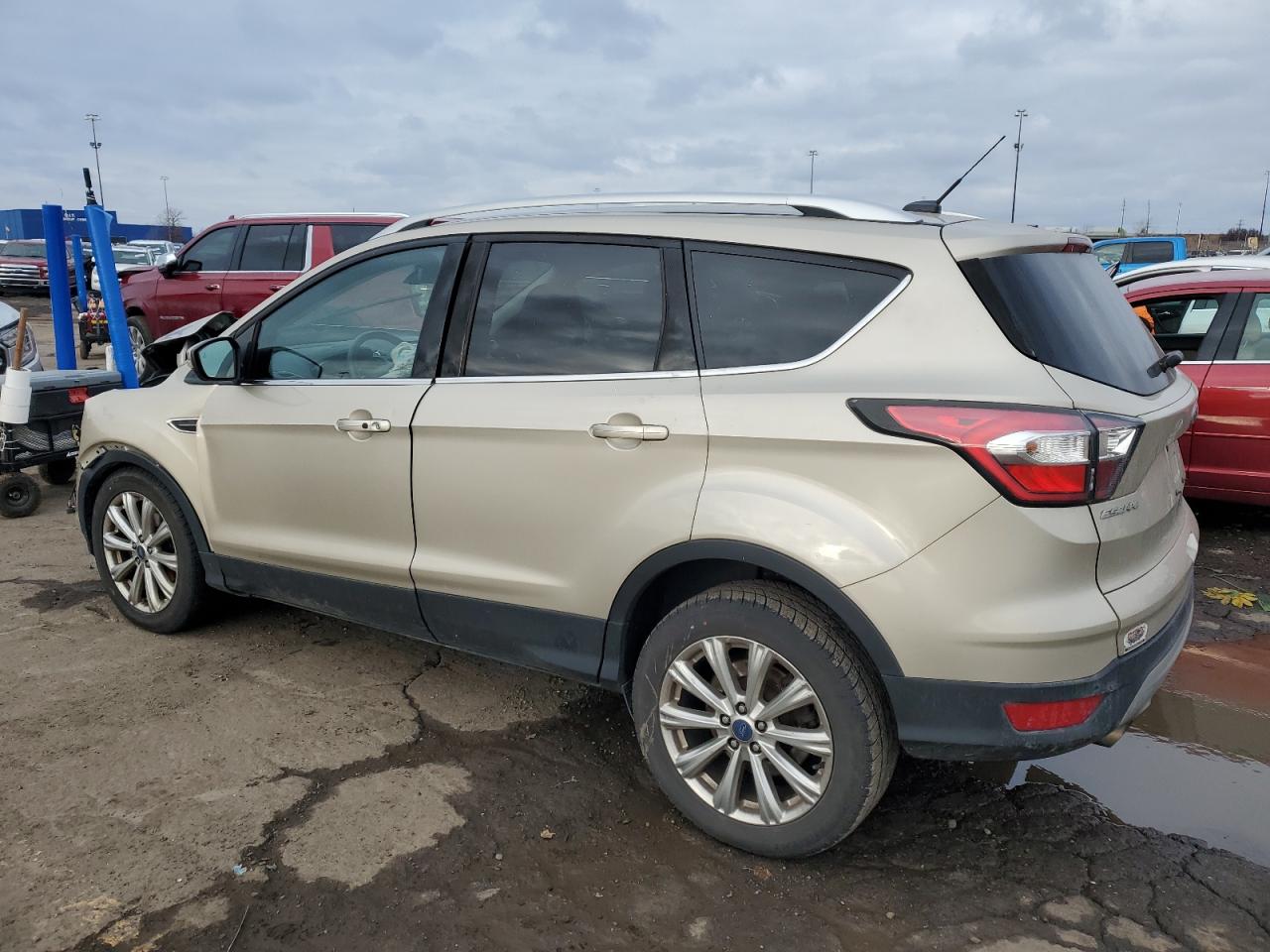 VIN 1FMCU0JD9HUA80269 2017 FORD ESCAPE no.2