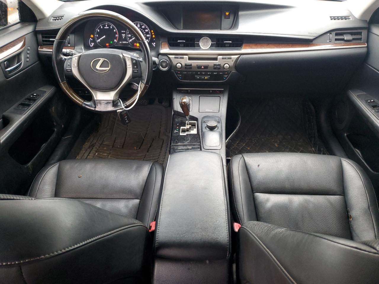 2015 Lexus ES - Image 8