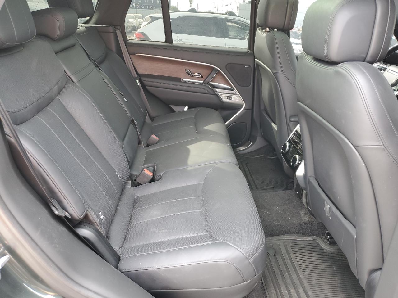 2023 Land Rover Range Rover - Image 11