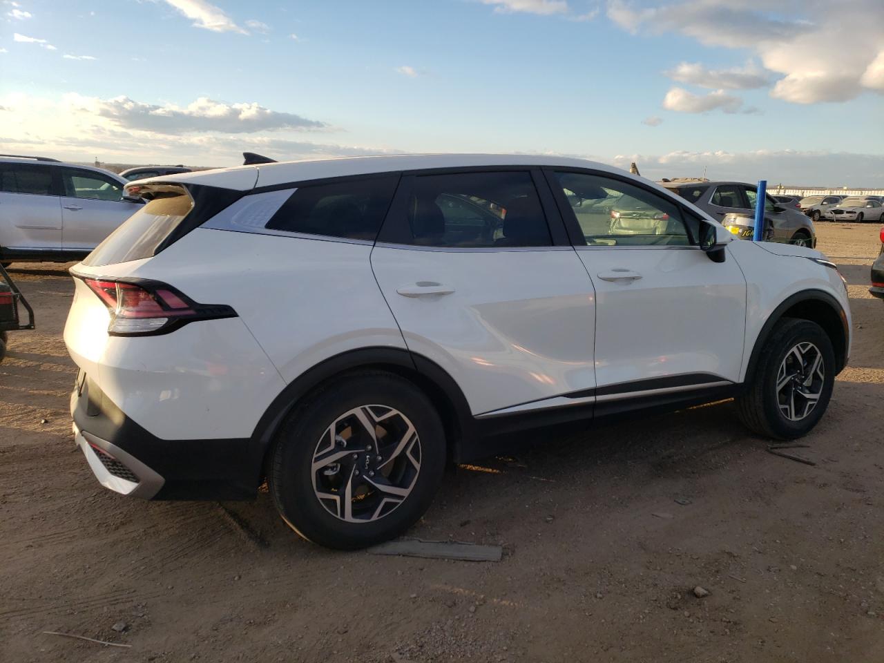 2024 Kia Sportage - Image 3
