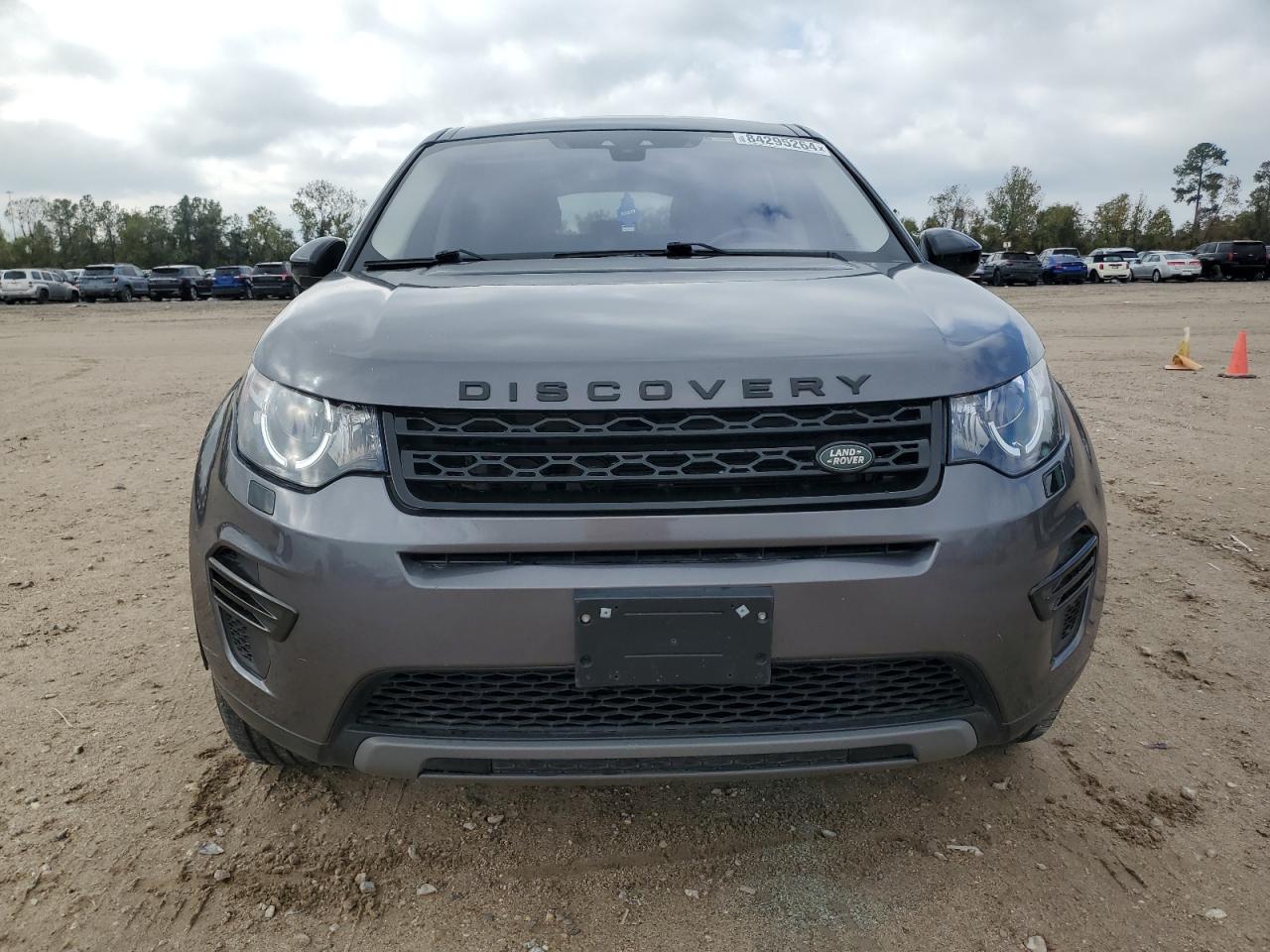 2019 Land Rover Discovery - Image 5