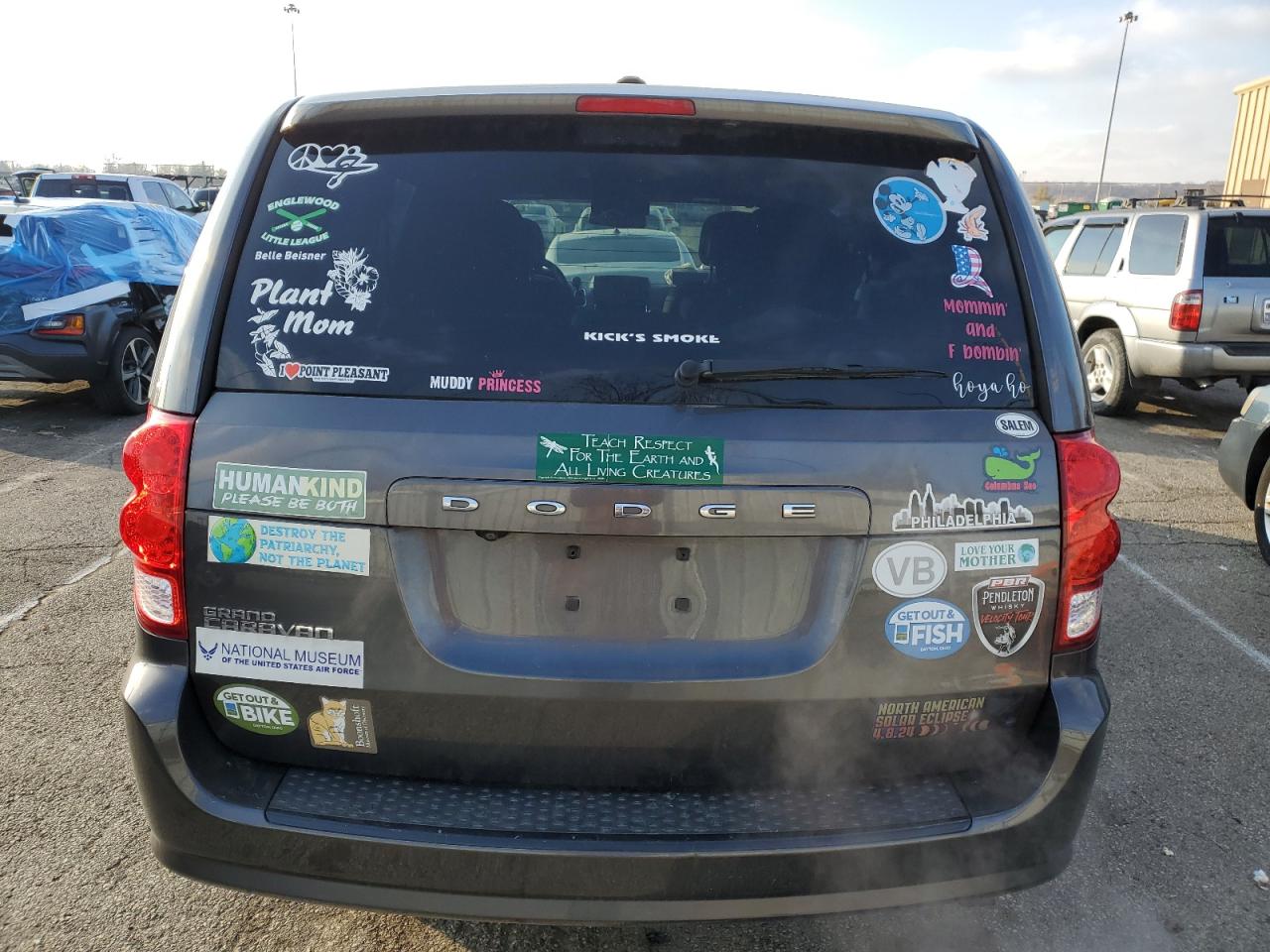 2019 Dodge Caravan - Image 6