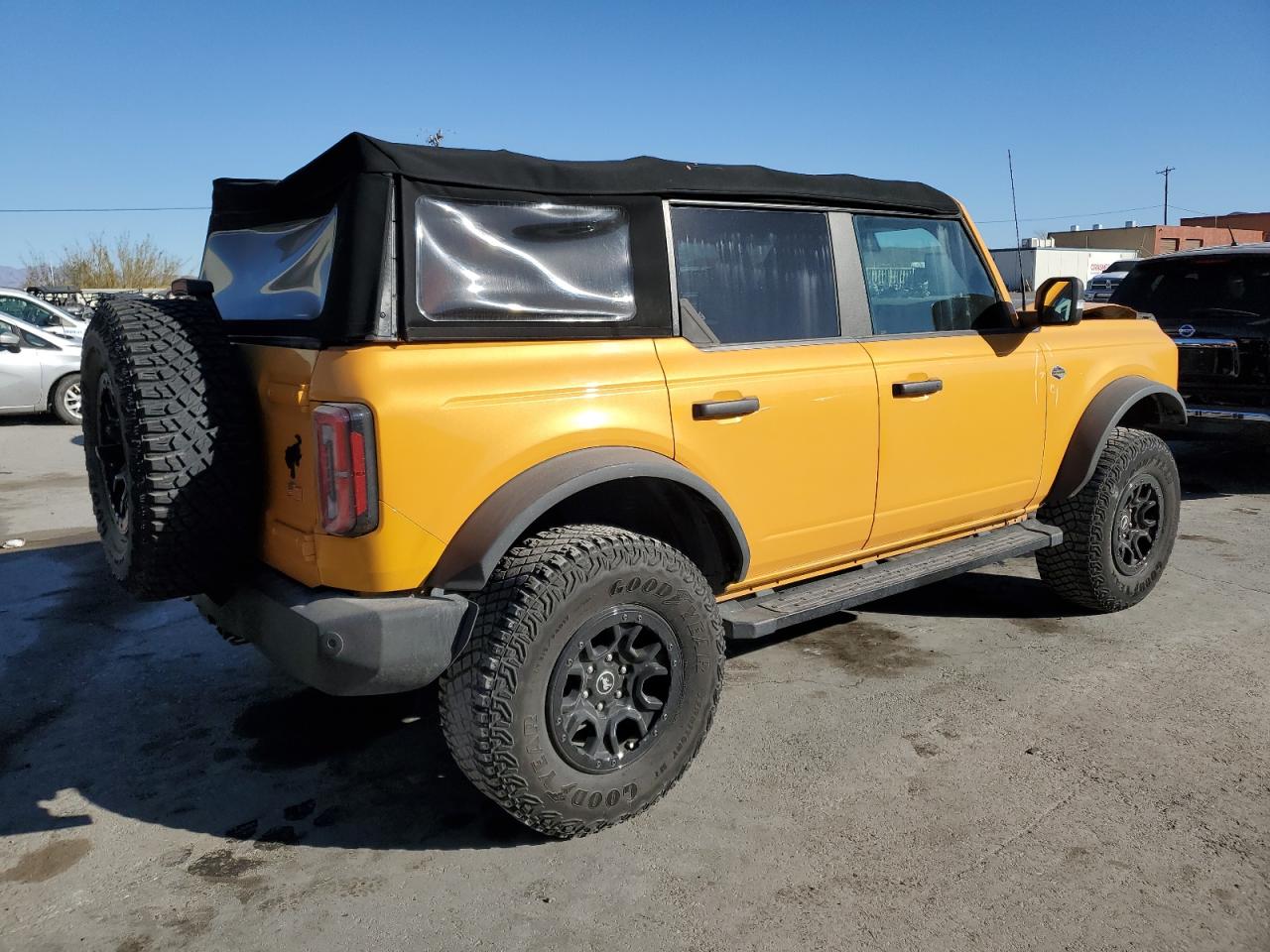 2022 Ford Bronco - Image 3