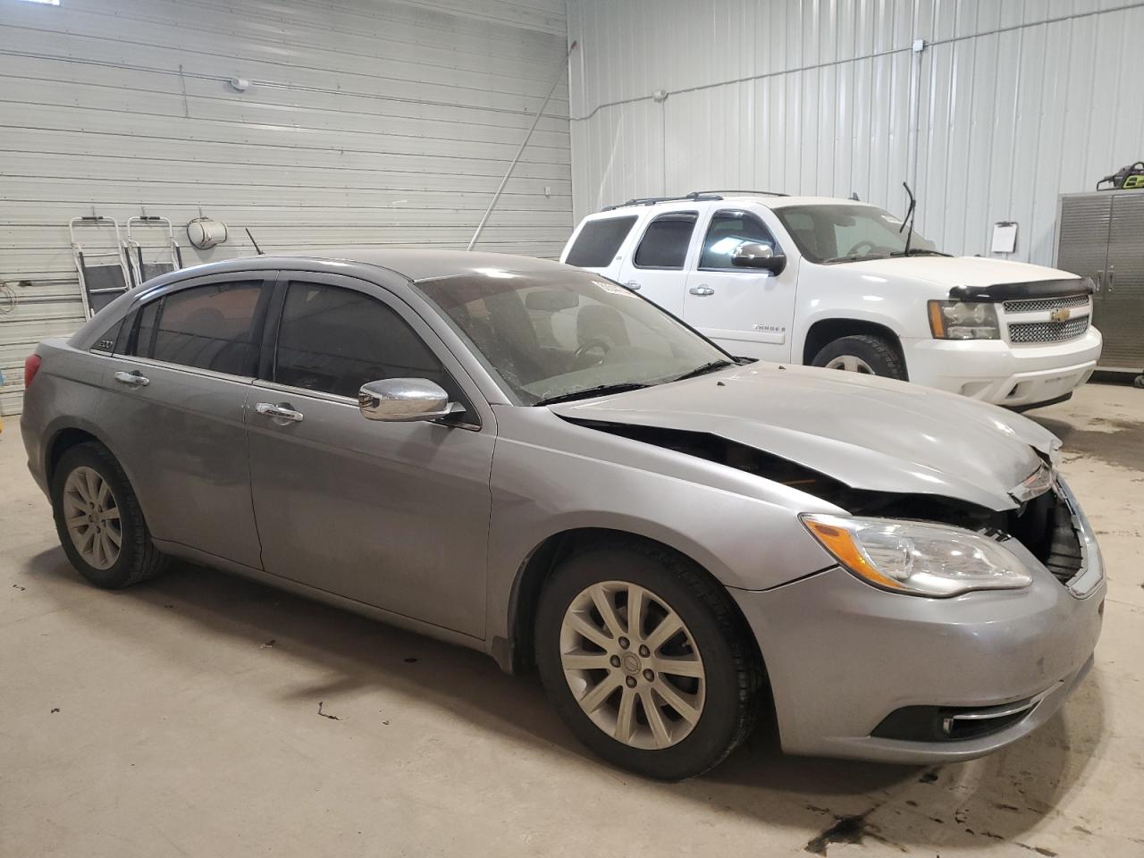 2013 Chrysler 200 - Image 4