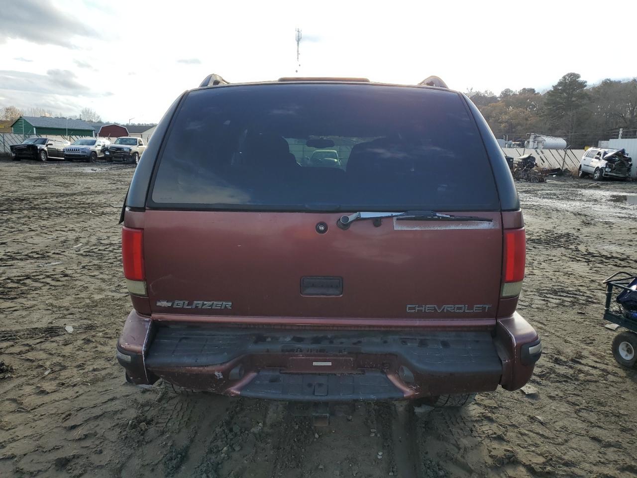 1998 Chevrolet Blazer VIN: 1GNDT13W9W2224077 Lot: 82865874