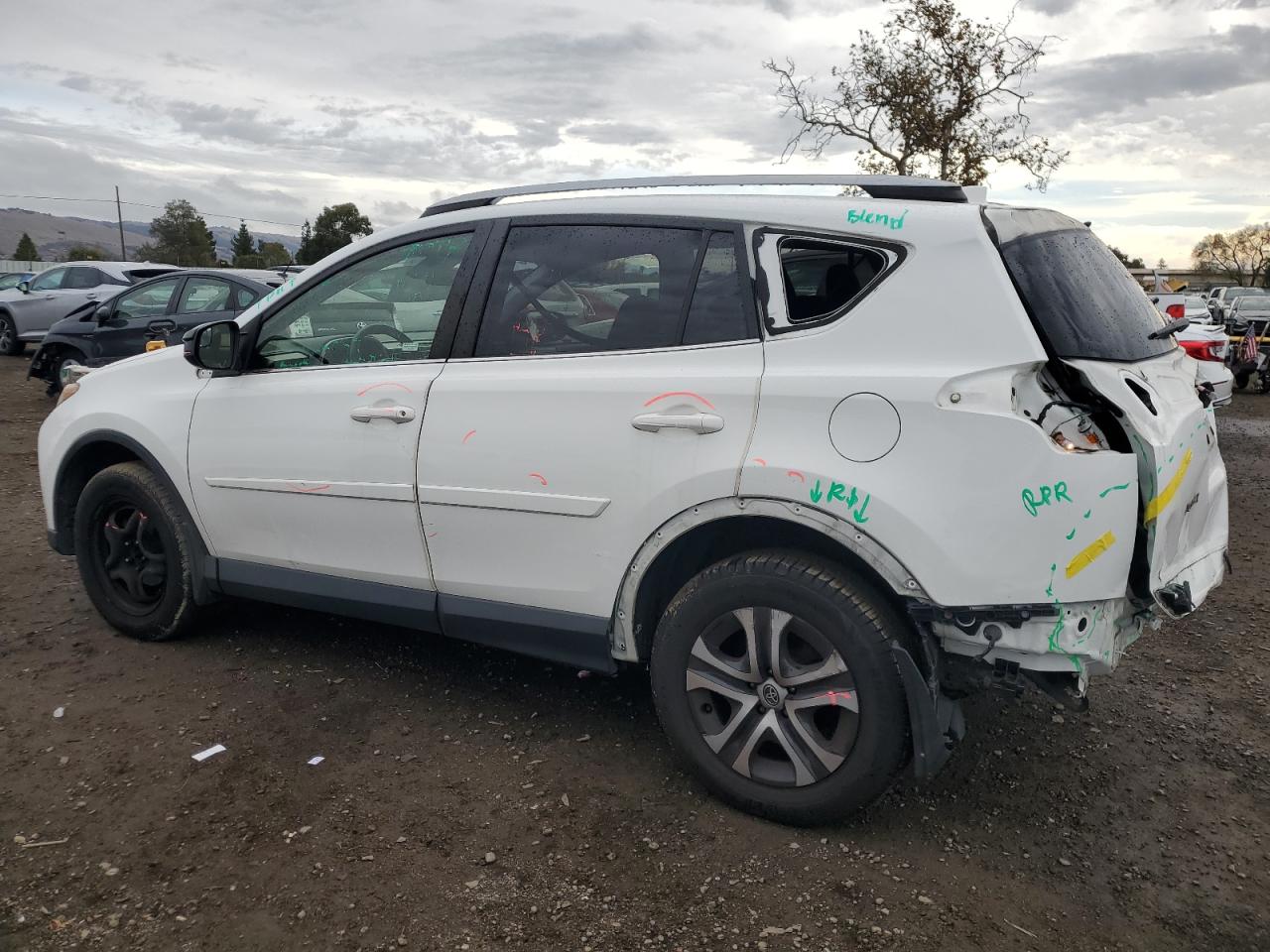 VIN JTMZFREVXHJ134471 2017 TOYOTA RAV4 no.2