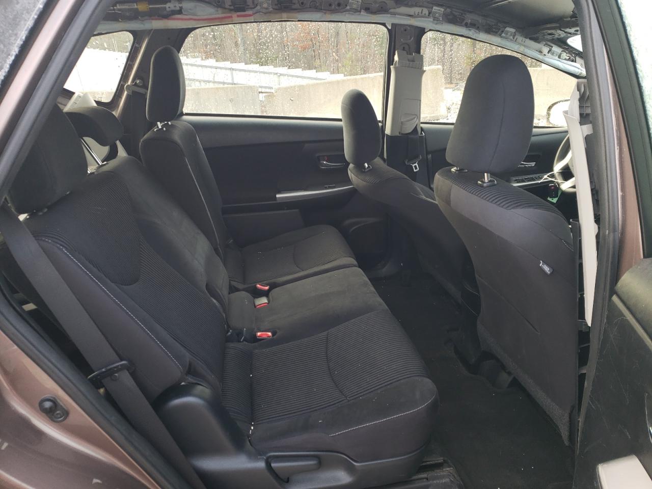 2016 Toyota Prius - Image 10