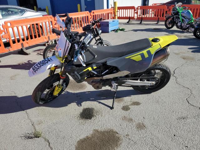 2023 HUSQVARNA SUPERMOTO 701 
