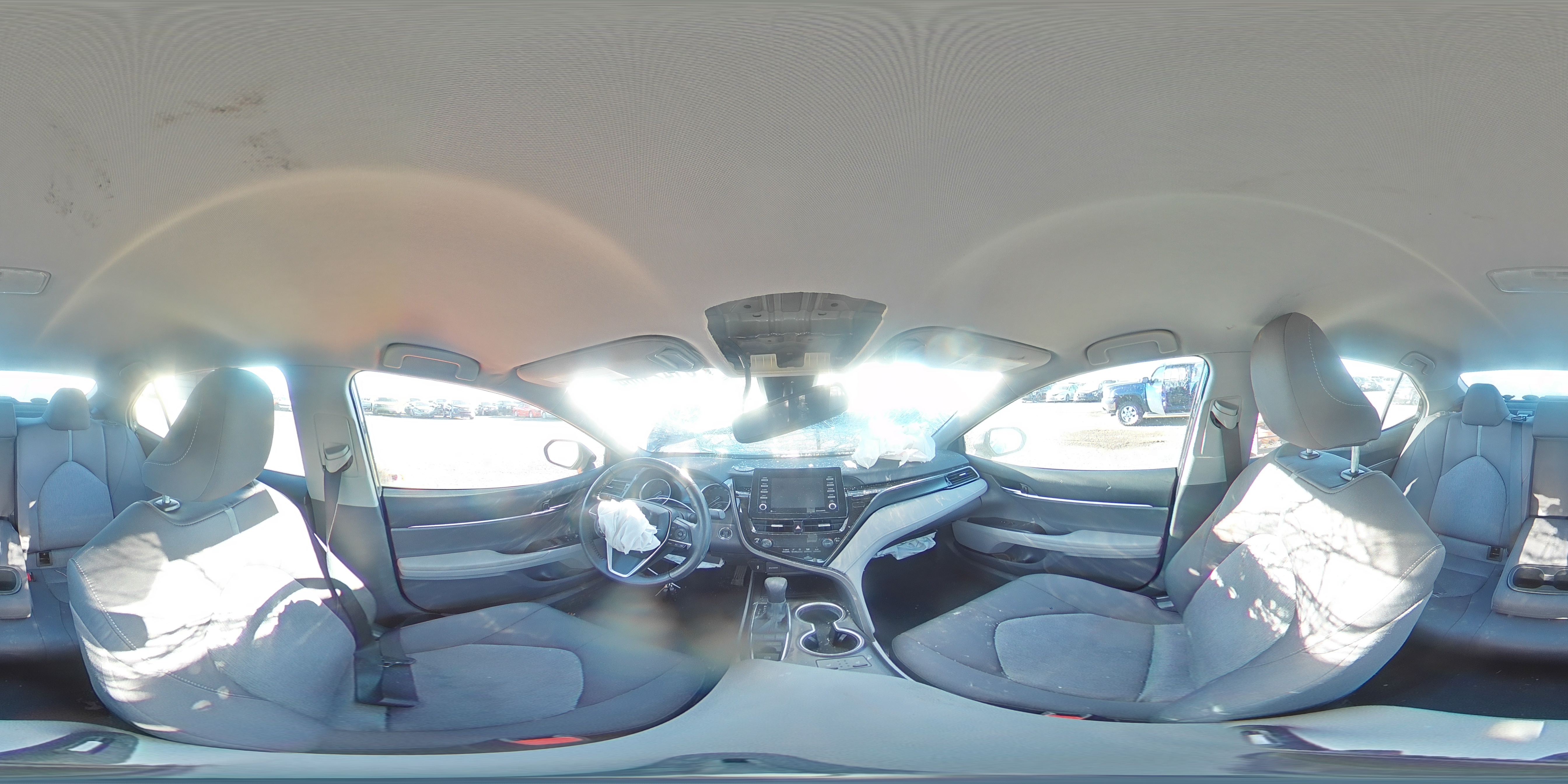 2022 Toyota Camry - Image 13