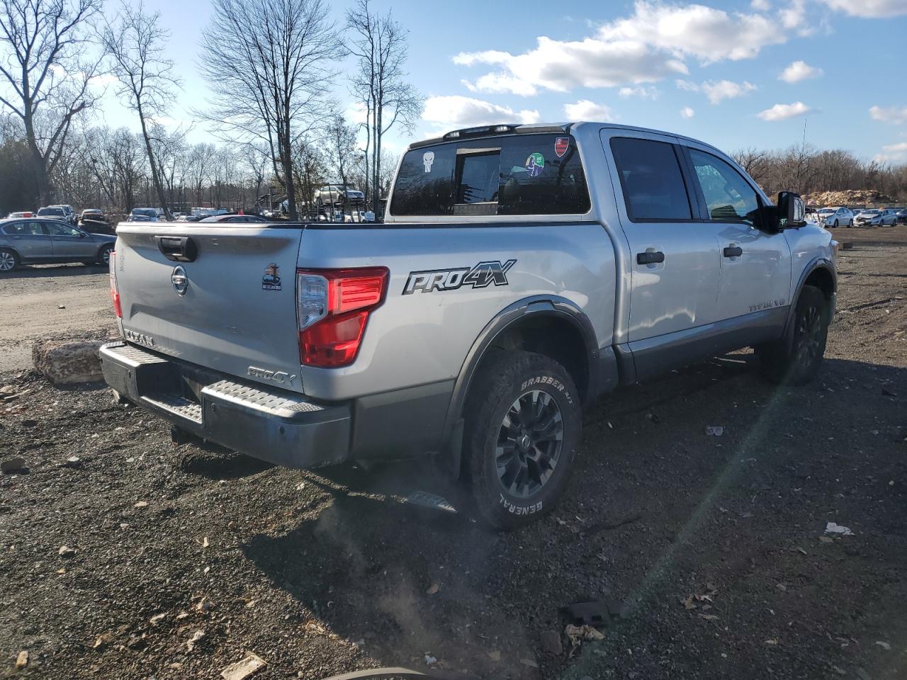 VIN 1N6AA1E57JN515459 2018 NISSAN TITAN no.3