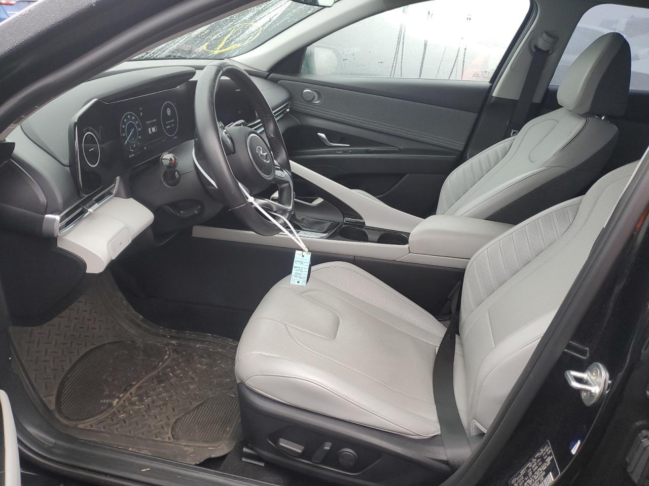 2023 Hyundai Elantra - Image 7