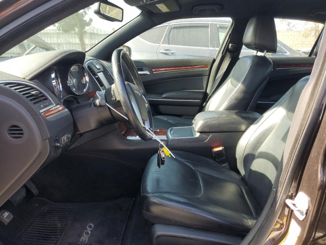 2013 Chrysler 300 - Image 7