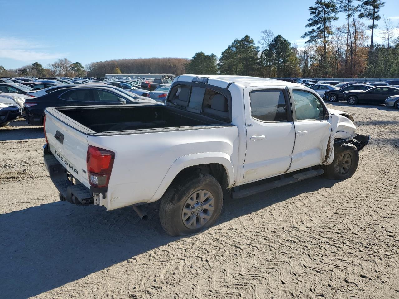 2019 Toyota Tacoma - Image 3