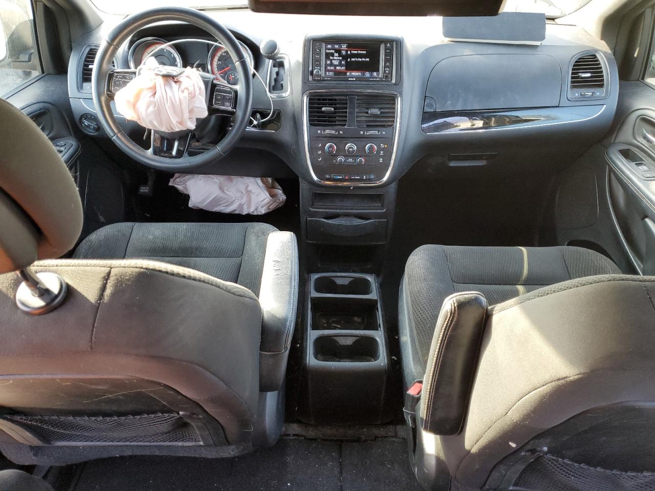 2019 Dodge Caravan - Image 8