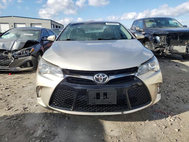  TOYOTA CAMRY 2017 Золотой