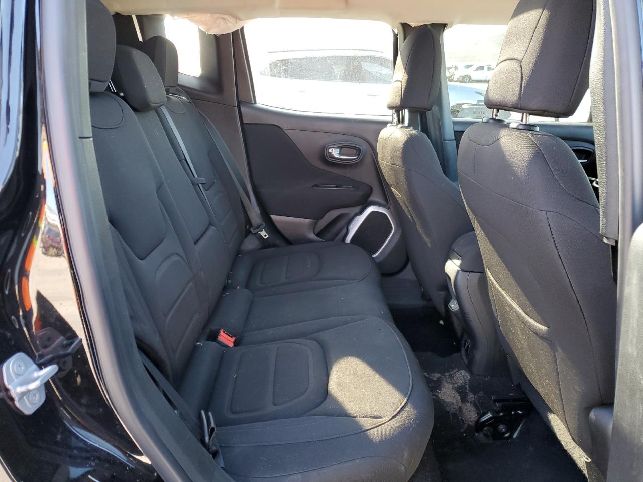 2018 Jeep Renegade - Image 11