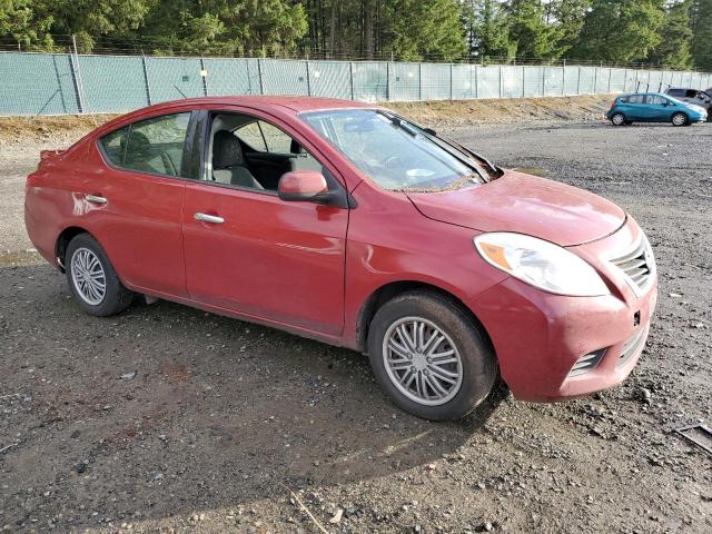 Седани NISSAN VERSA 2014 Червоний