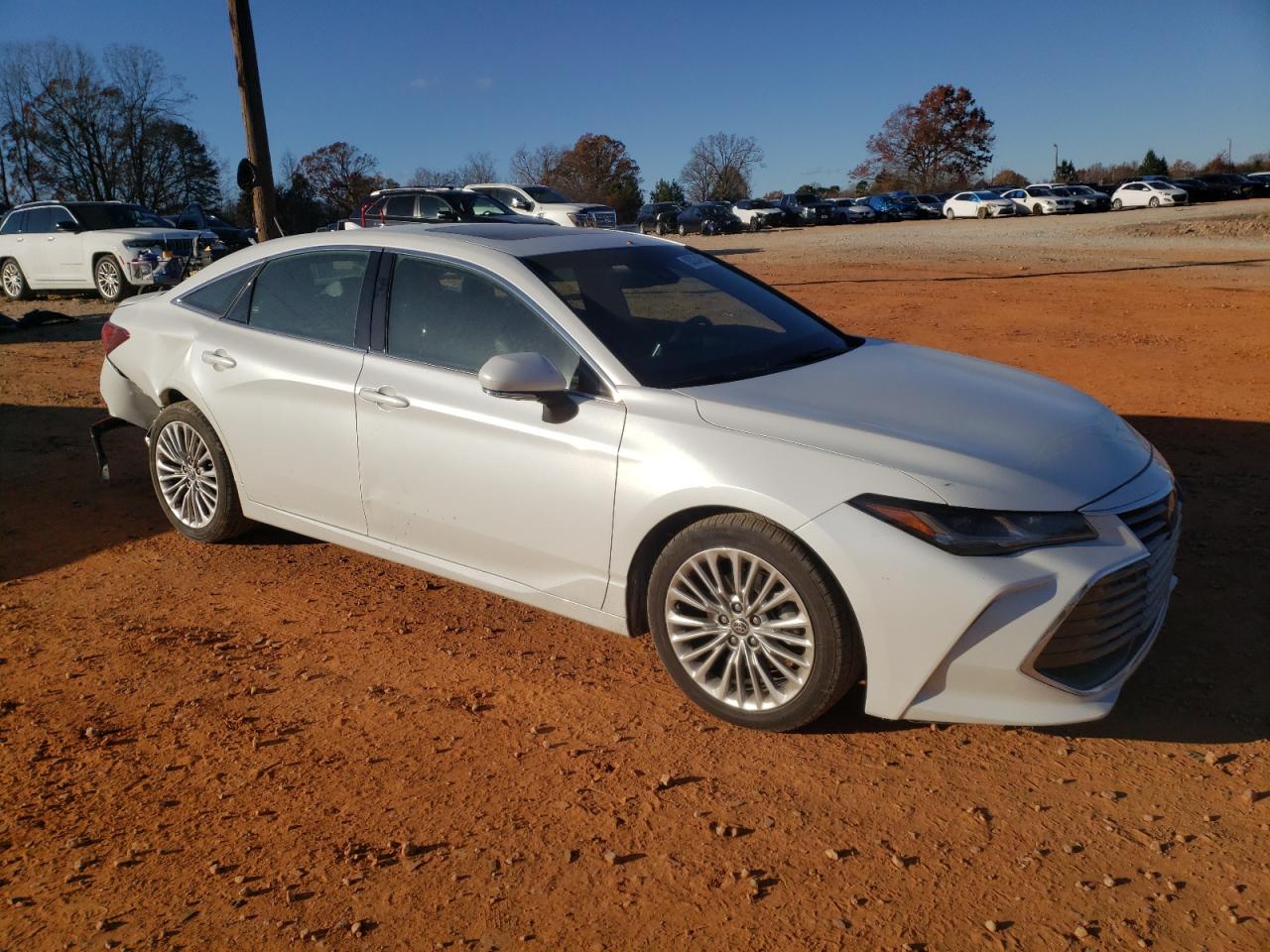 2021 Toyota Avalon - Image 4