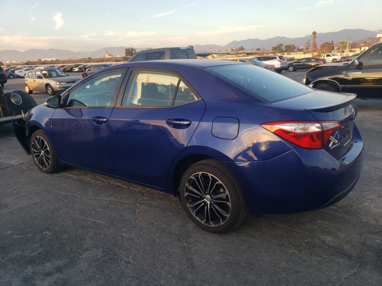 VIN 5YFBURHE8GP566523 2016 TOYOTA COROLLA no.2