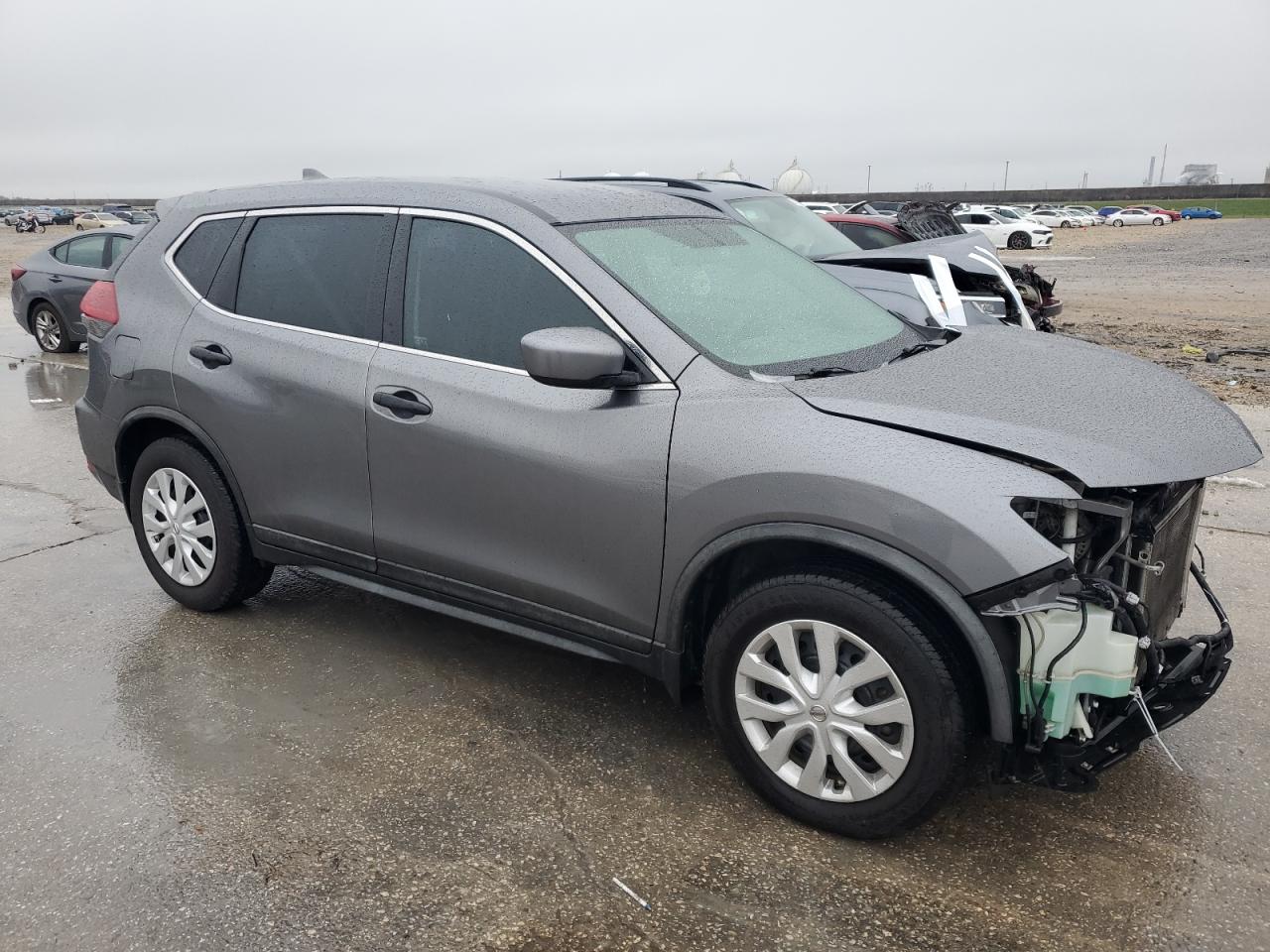 VIN KNMAT2MT0JP561822 2018 NISSAN ROGUE no.4