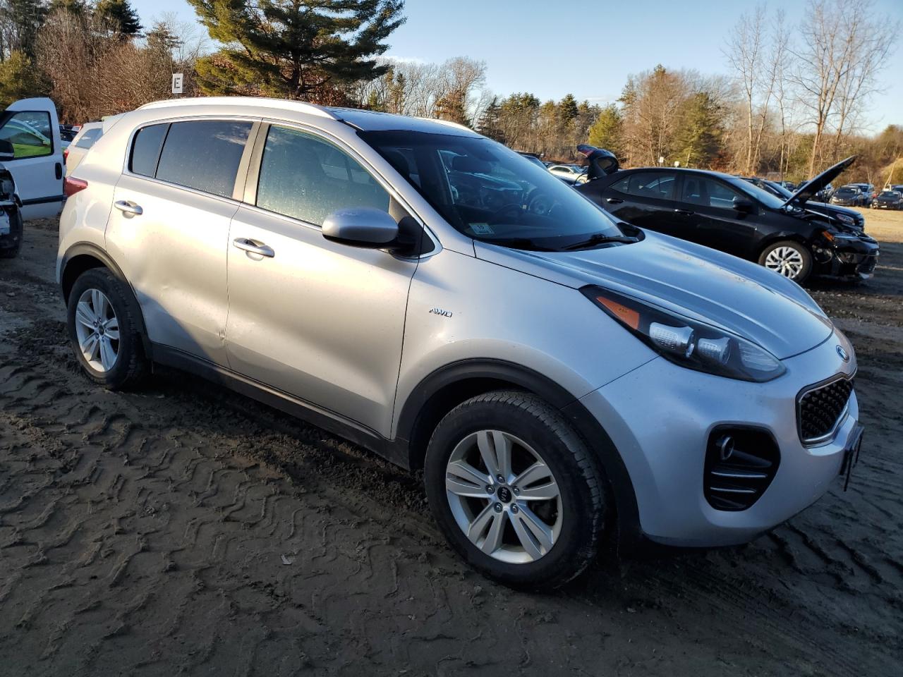 VIN KNDPMCACXJ7374024 2018 KIA SPORTAGE no.4