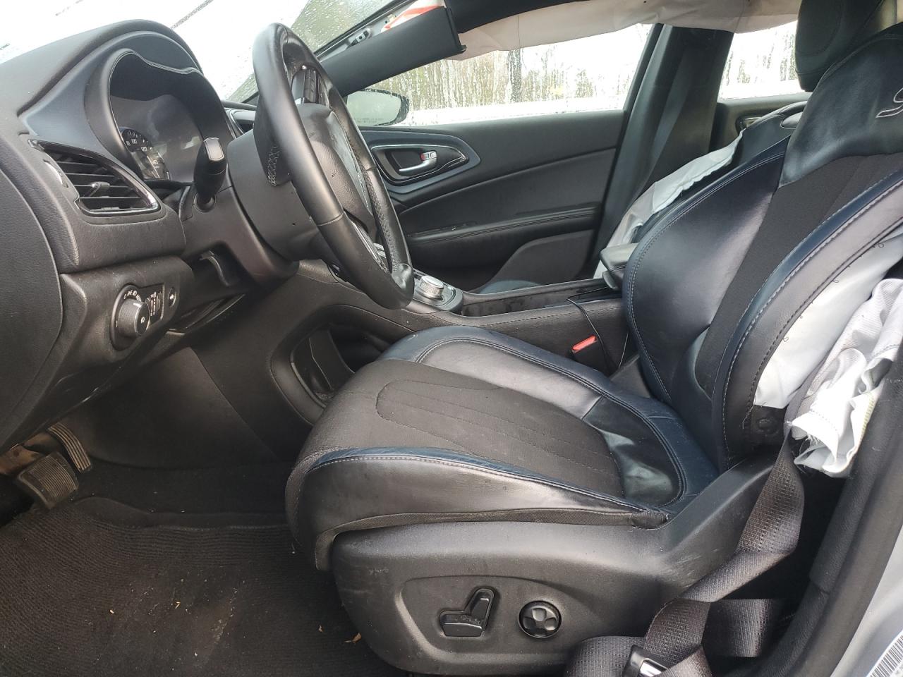 2015 Chrysler 200 - Image 7