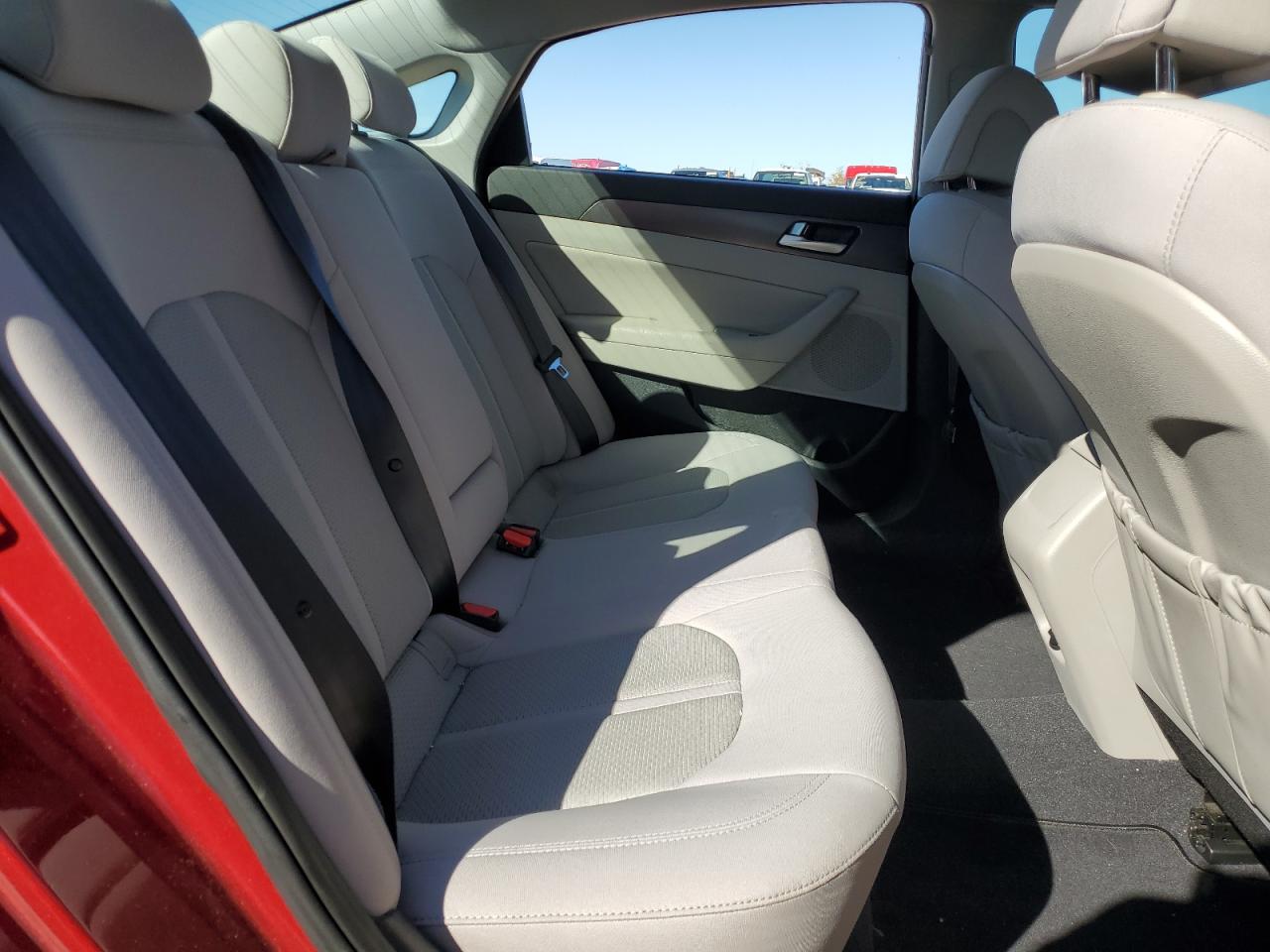 2016 Hyundai Sonata - Image 11