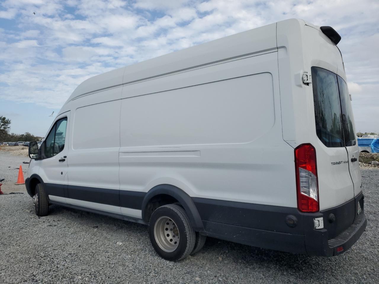 VIN 1FTWS4XM6KKA39266 2019 FORD TRANSIT no.2