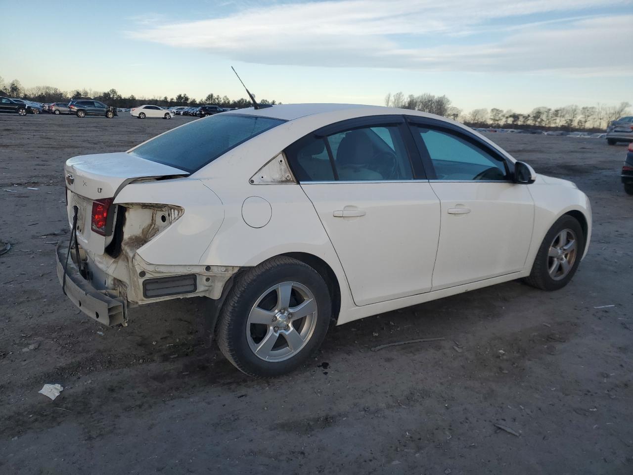 2014 Chevrolet Cruze - Image 3