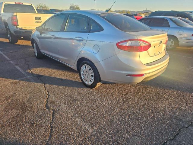 Sedans FORD FIESTA 2016 Silver