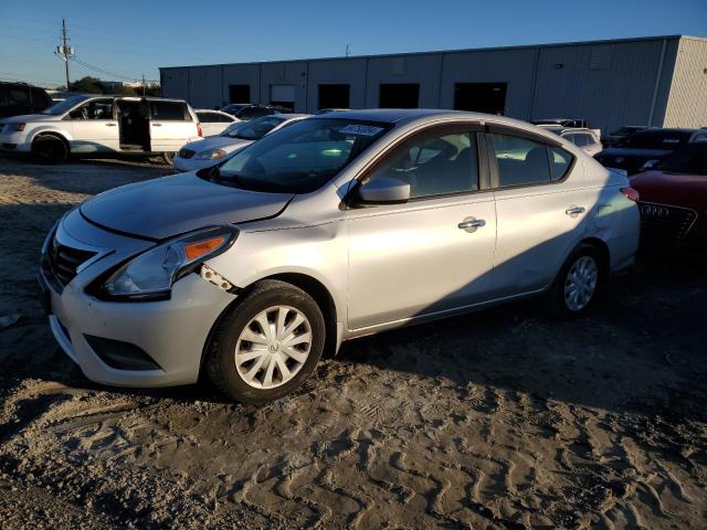  NISSAN VERSA 2015 Сріблястий