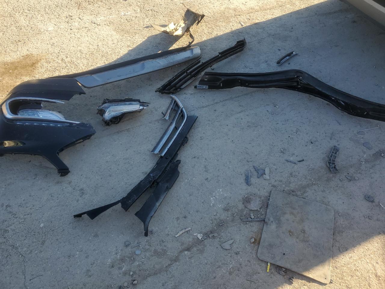 2018 Hyundai Santa Fe - Image 13