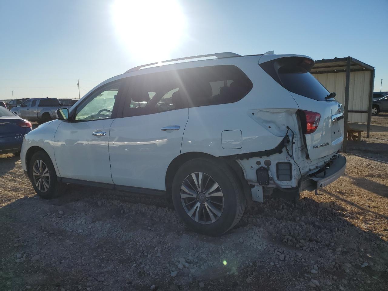 2020 Nissan Pathfinder - Image 2