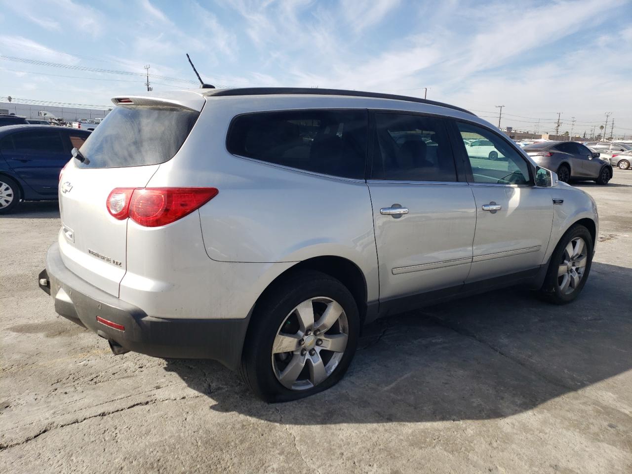 2011 Chevrolet Traverse - Image 3