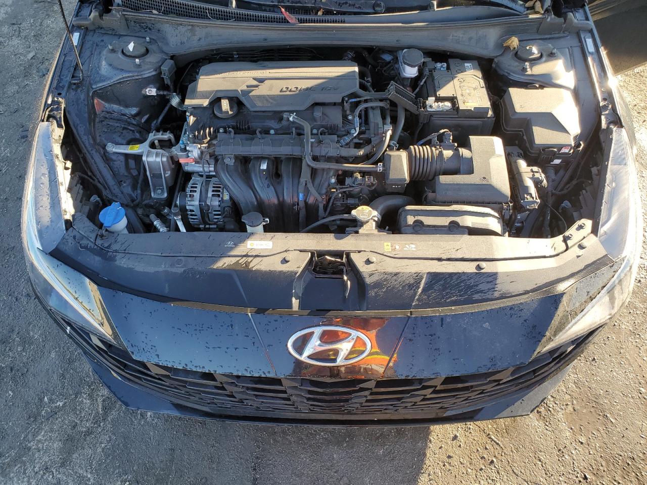 2023 Hyundai Elantra - Image 11